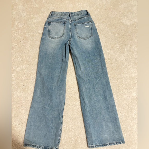 Edikted jeans. Only worn 3 times. Very flattering and flares at the bottom. - Picture 2 of 3